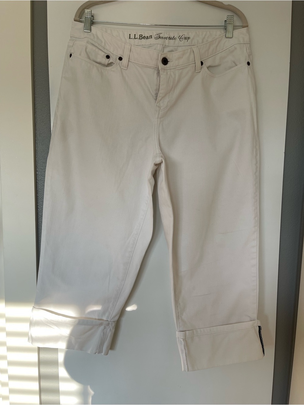 L.L.Bean Favorite Fit Women’s Size 14 White Cropped Capri Pants Straight Fit